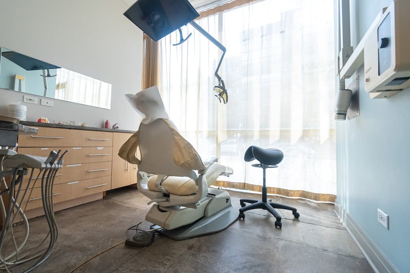 Interior view of our Chicago dental office, equipped with state-of-the-art facilities to provide top-quality dental care.